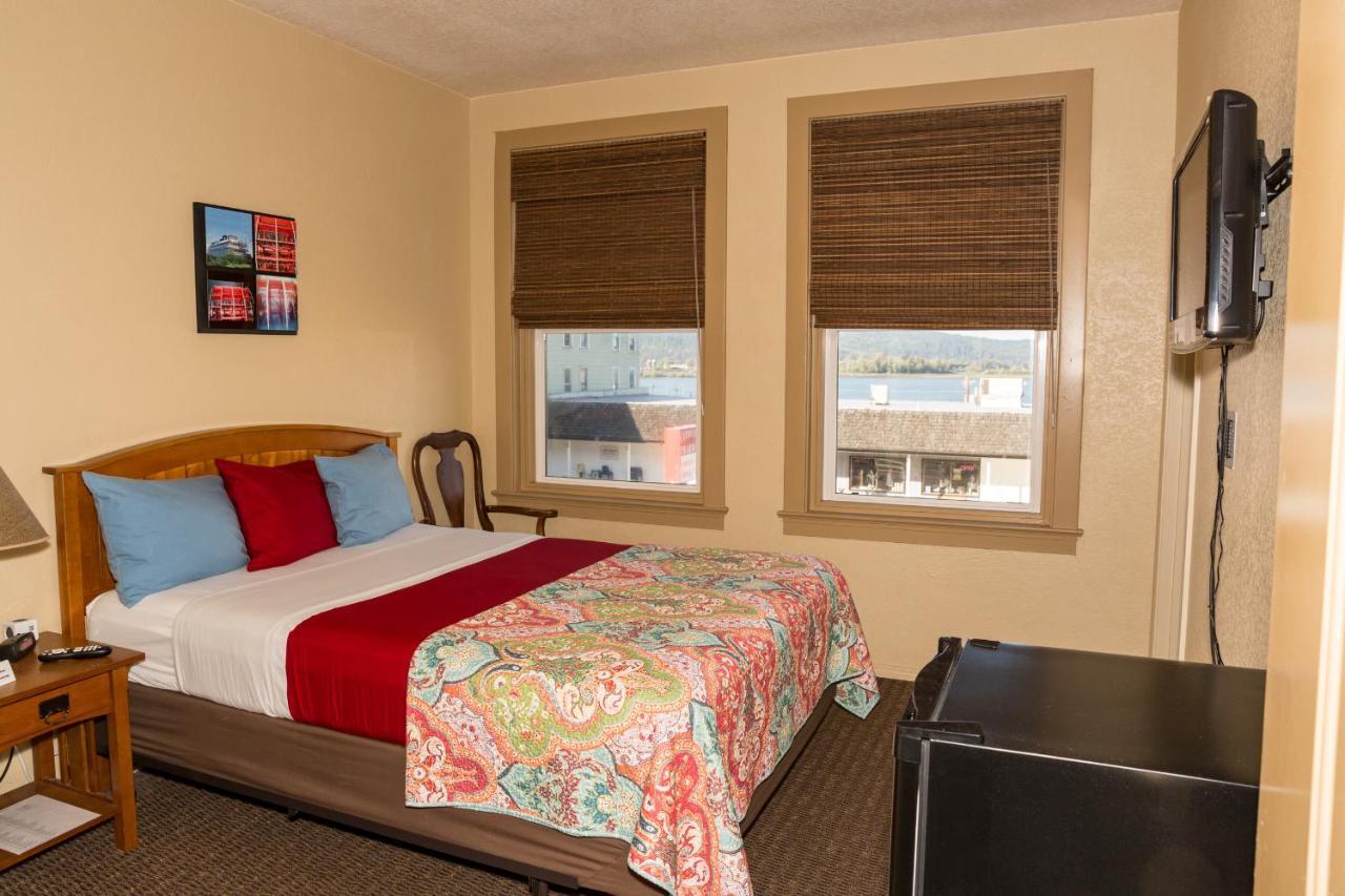 Hotel Cathlamet Exterior photo